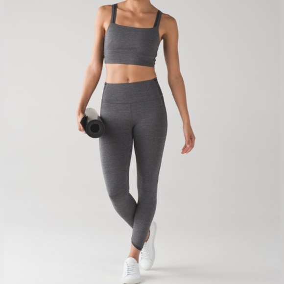 Lululemon Featherlight Tight Size 4. - Picture 5 of 15